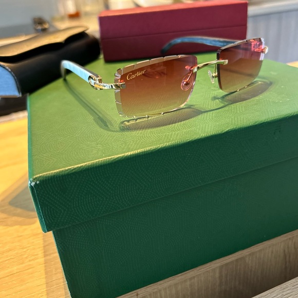 Cartier diamond cut red silhouette with buffalo horn arms. With dust bag and box - Picture 3 of 5